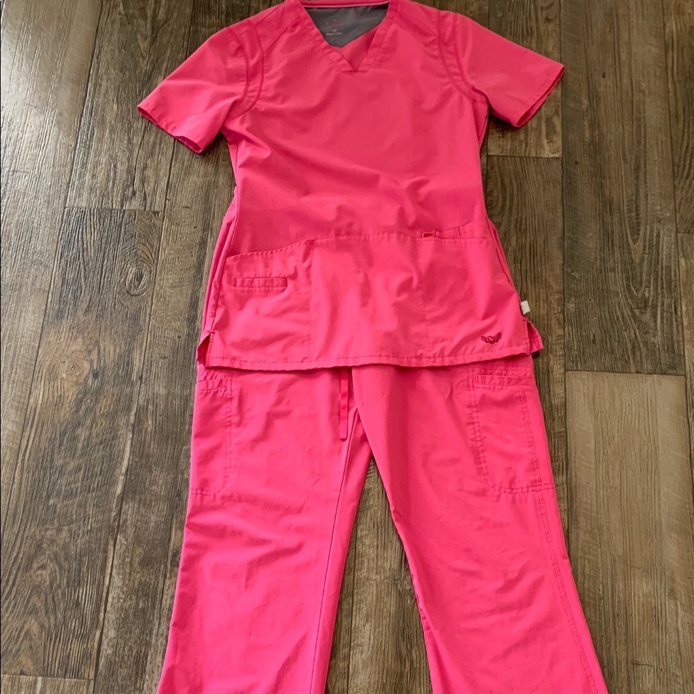 Scrub set